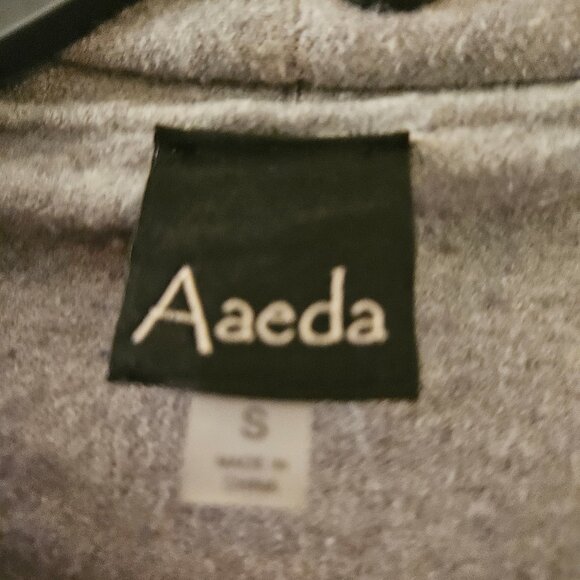 Aaeda boho cute grey cardigan sweater floral Lightweight Grannycore  Fun Soft M - Picture 7 of 11